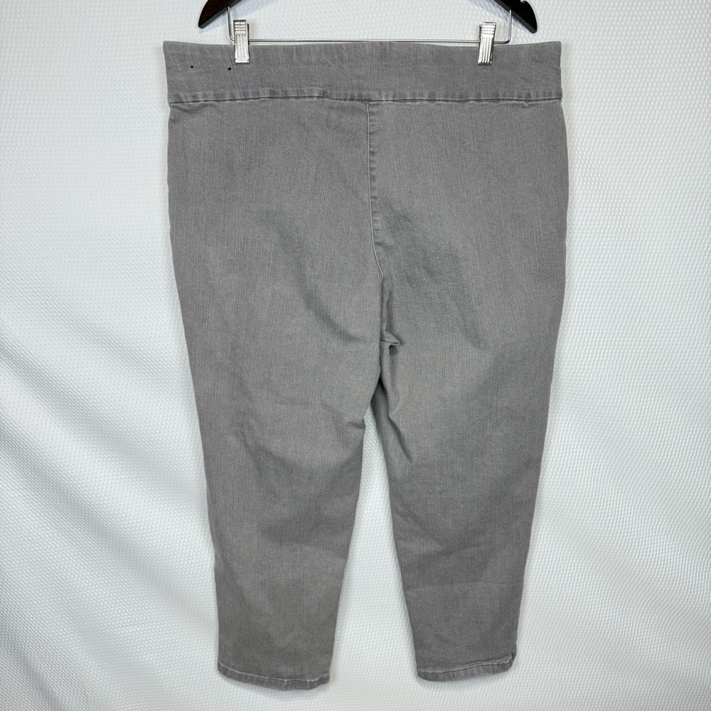 Alfred Dunner Woman 18W Pull-On Light Gray Textured Chino Pants - Picture 2 of 8